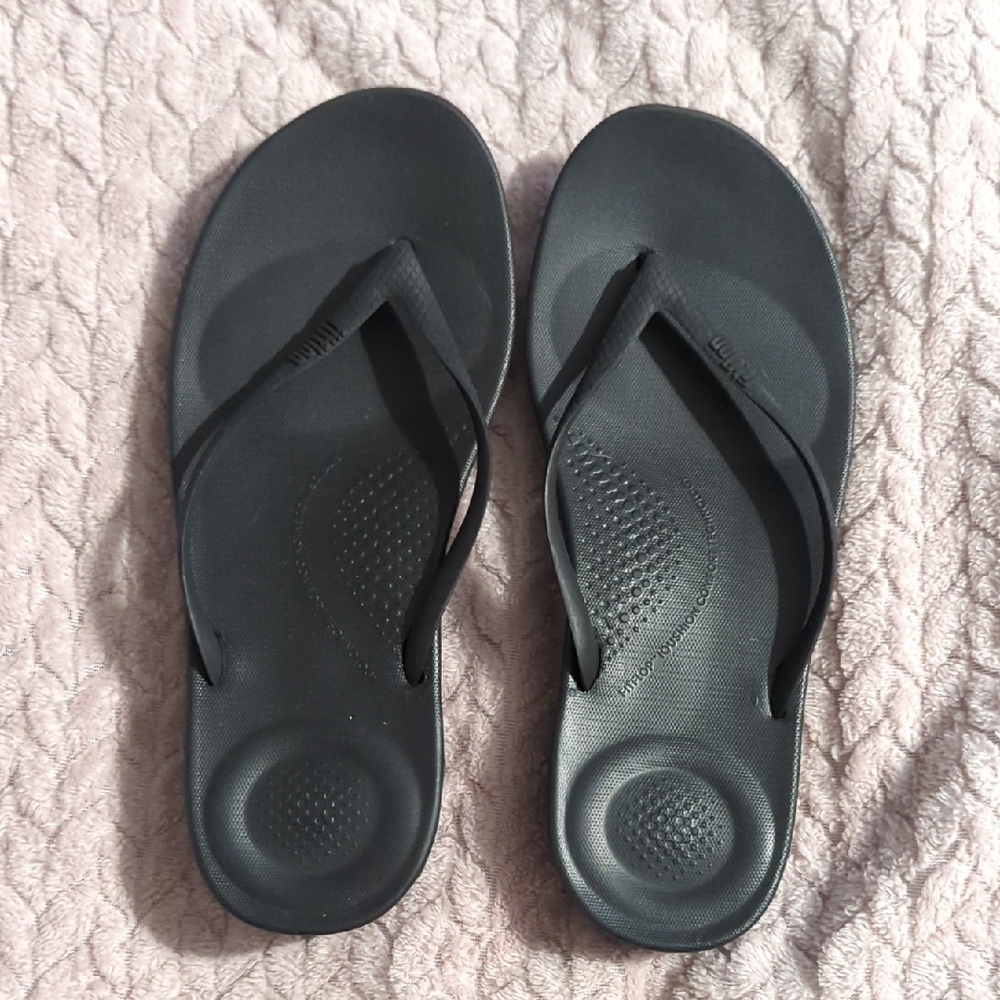Black Fit Flops